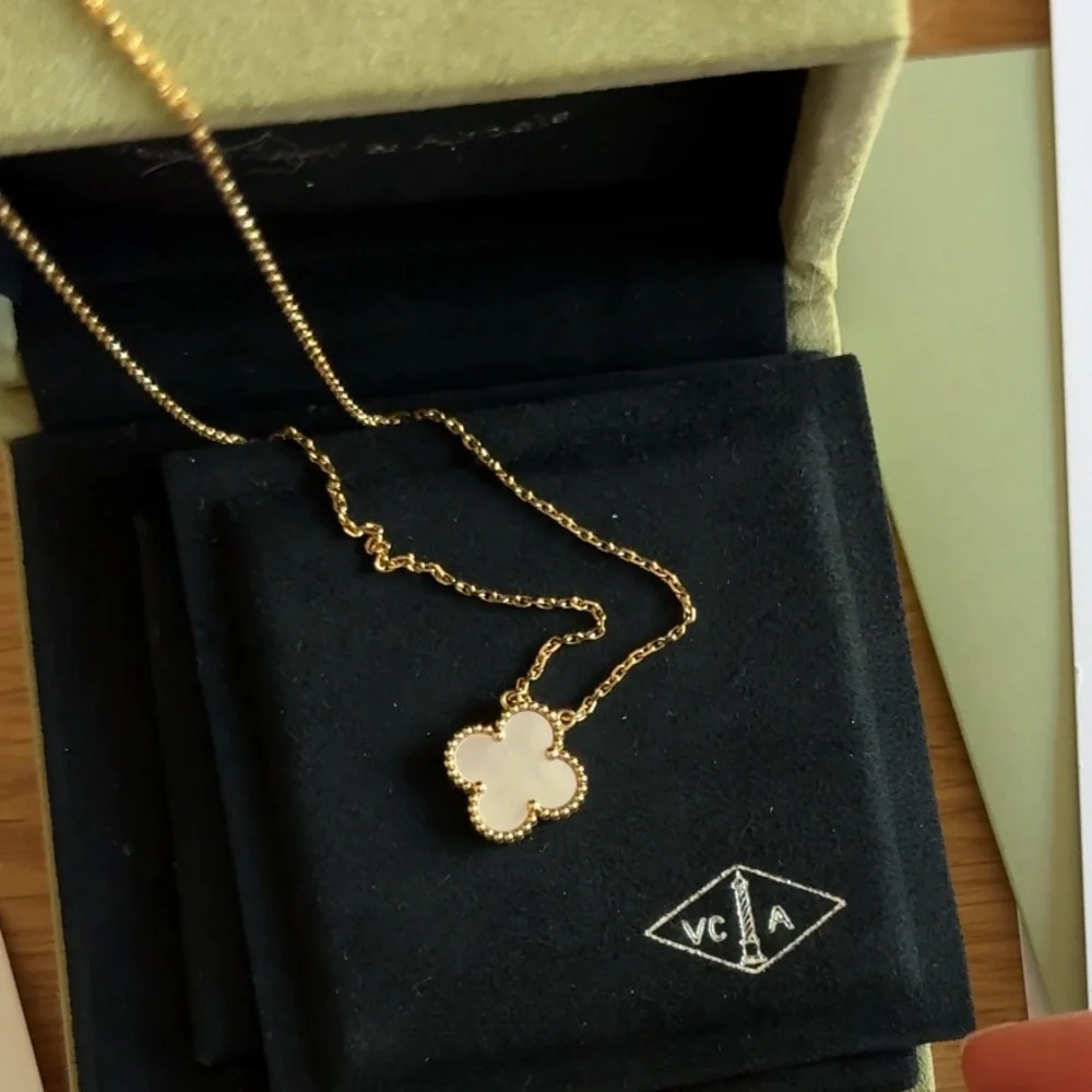 Vintage Alhambra pendant 18K yellow gold, Mother-of-pearl - Picture 1 of 6